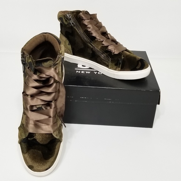 SM New York Shoes - Women's High Top Camo Sneakers